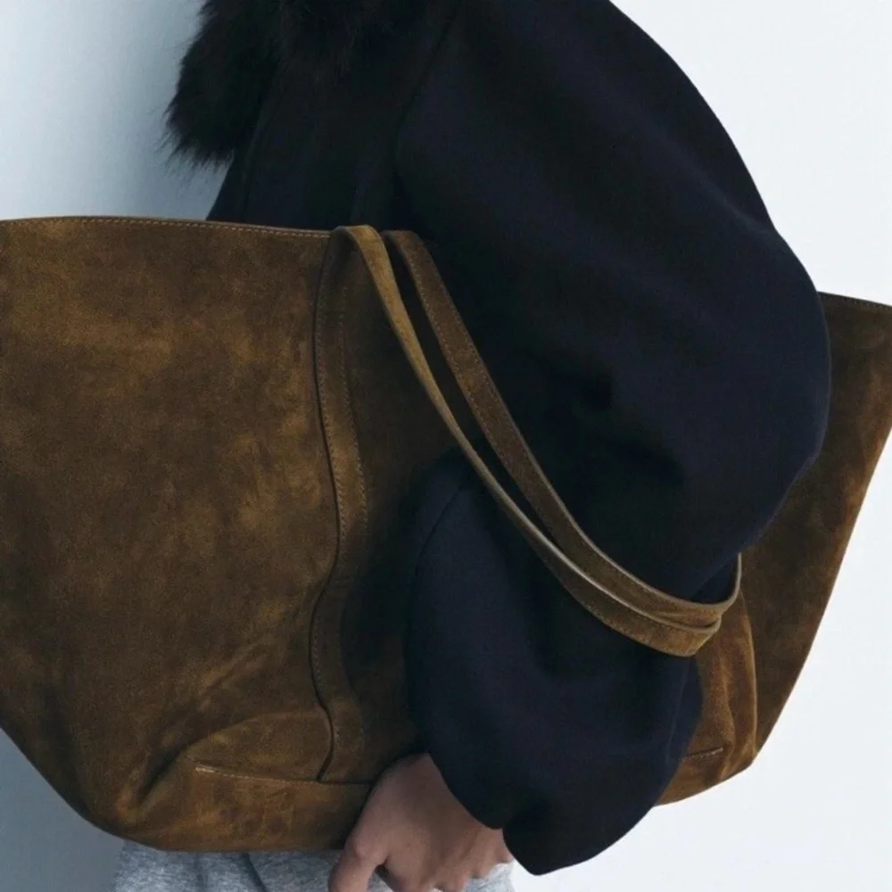 Suede Brand New Zara Bag with Pouch.Premium Collection. 100% cow leather (Suede) - Picture 2 of 16